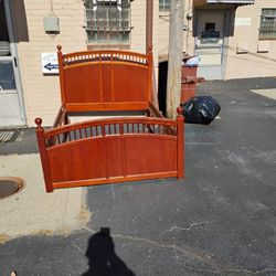 Nice Wood Full size Bed Frame 