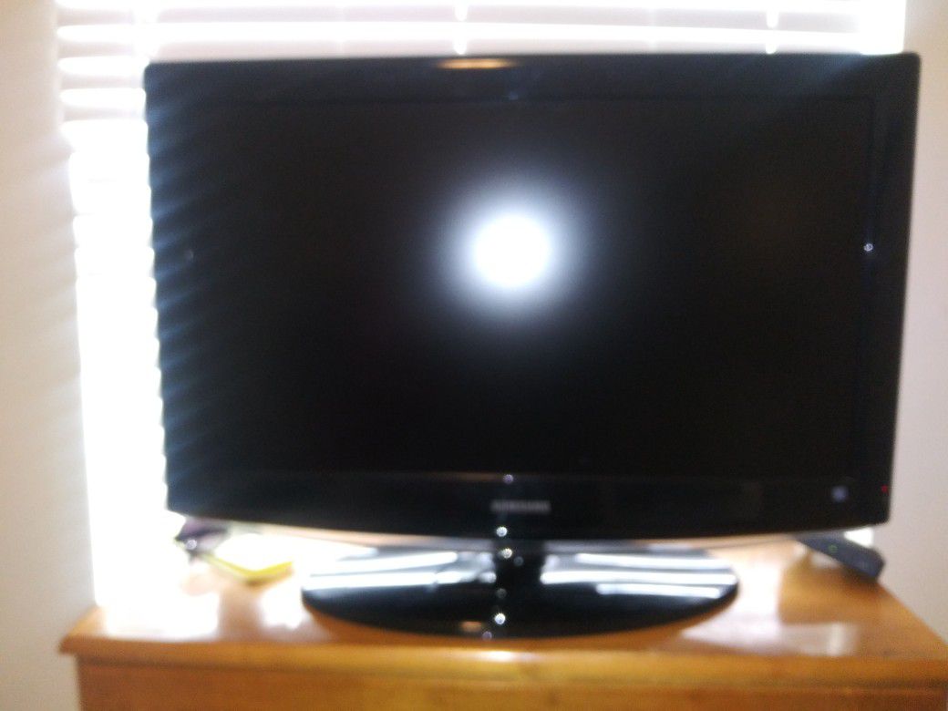 32 inch Samsung TV