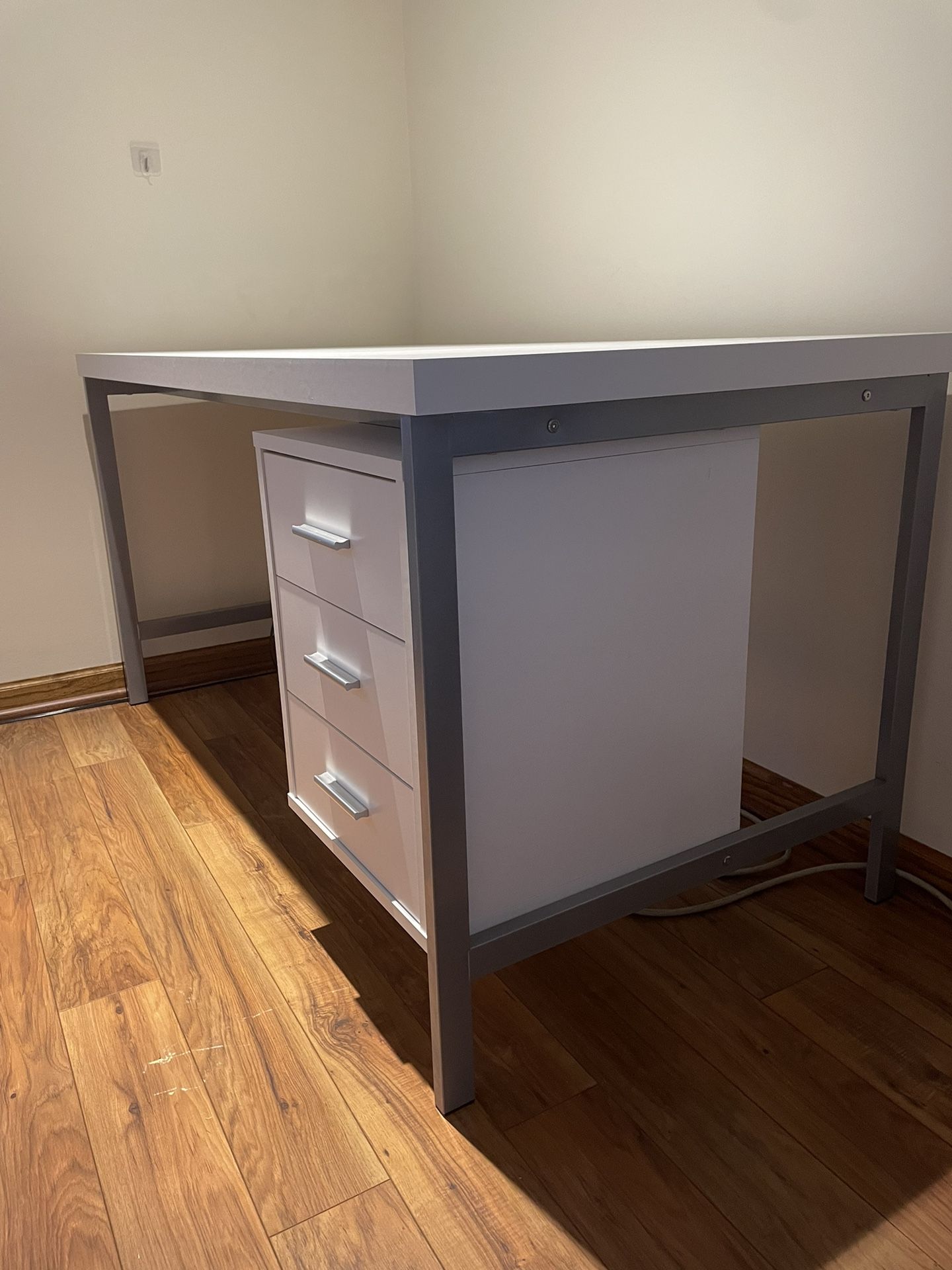 Large desk
