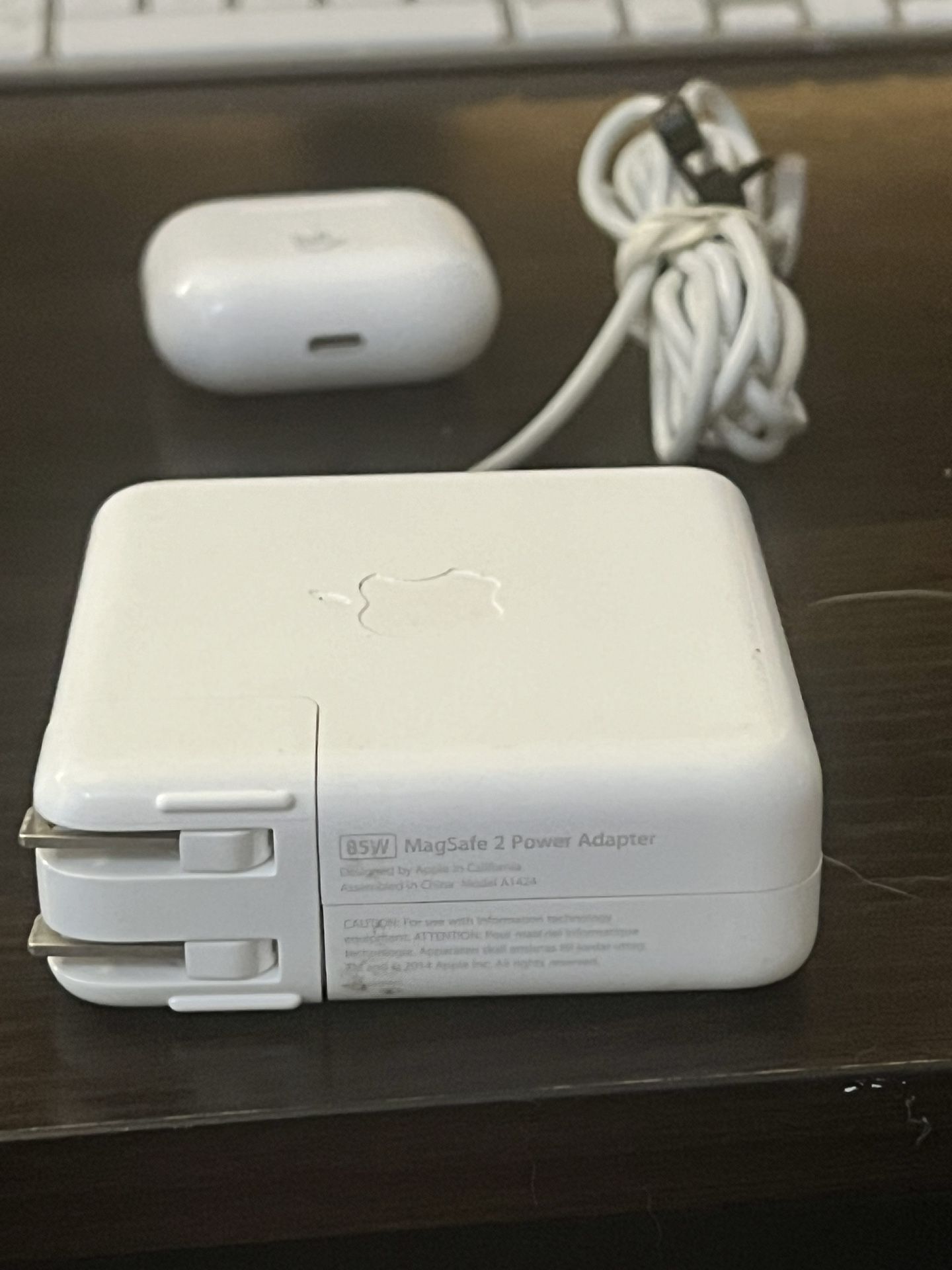 Apple 85 W MagSafe 2 Power Adapter Charger