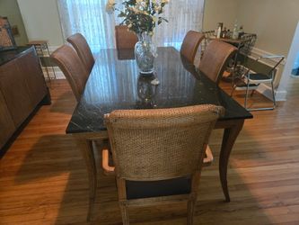Elegant Marble Dining Room Set – Excellent Condition*