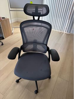 Ergonomic Mesh Office Chair w/ Headrest — Black (Qty 2 Available)