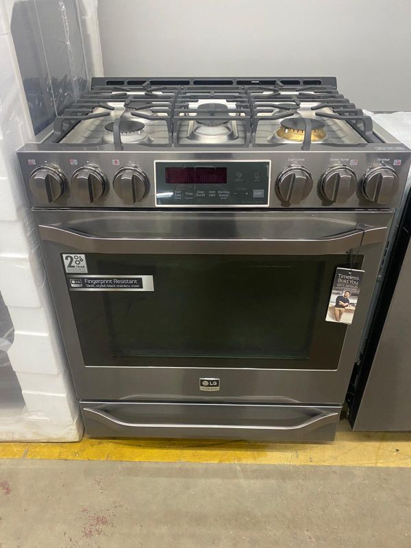 LG STUDIO 30 in. 6.3 cu. ft. Gas Range with SelfCleaning Oven in Black