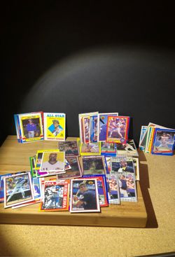 Baseball cards 1980’s to 90’s HOF players Over 100 cards!