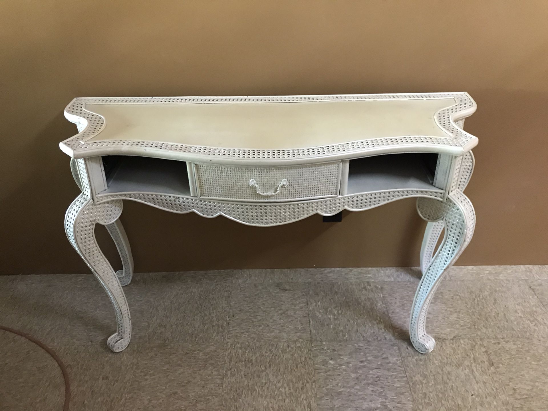 Pearl white entry table