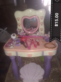 Kids vanity
