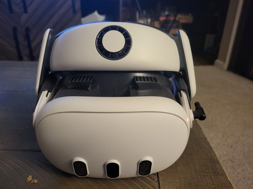 Quest 3 With BoboVR S3 Headstrap And Battery