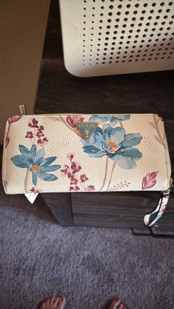 Guess Wallet