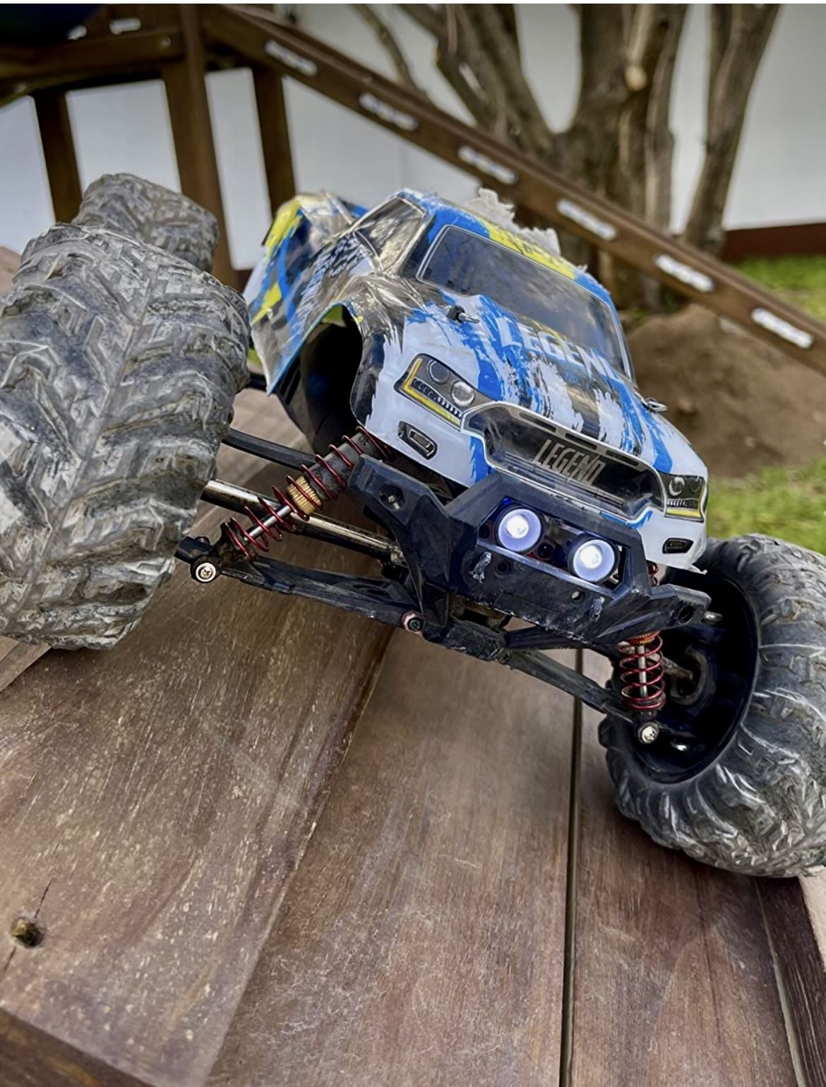 Brand New Extremely Big 1:10 Scale LAEGENDARY Monster Truck Goes Very Fast