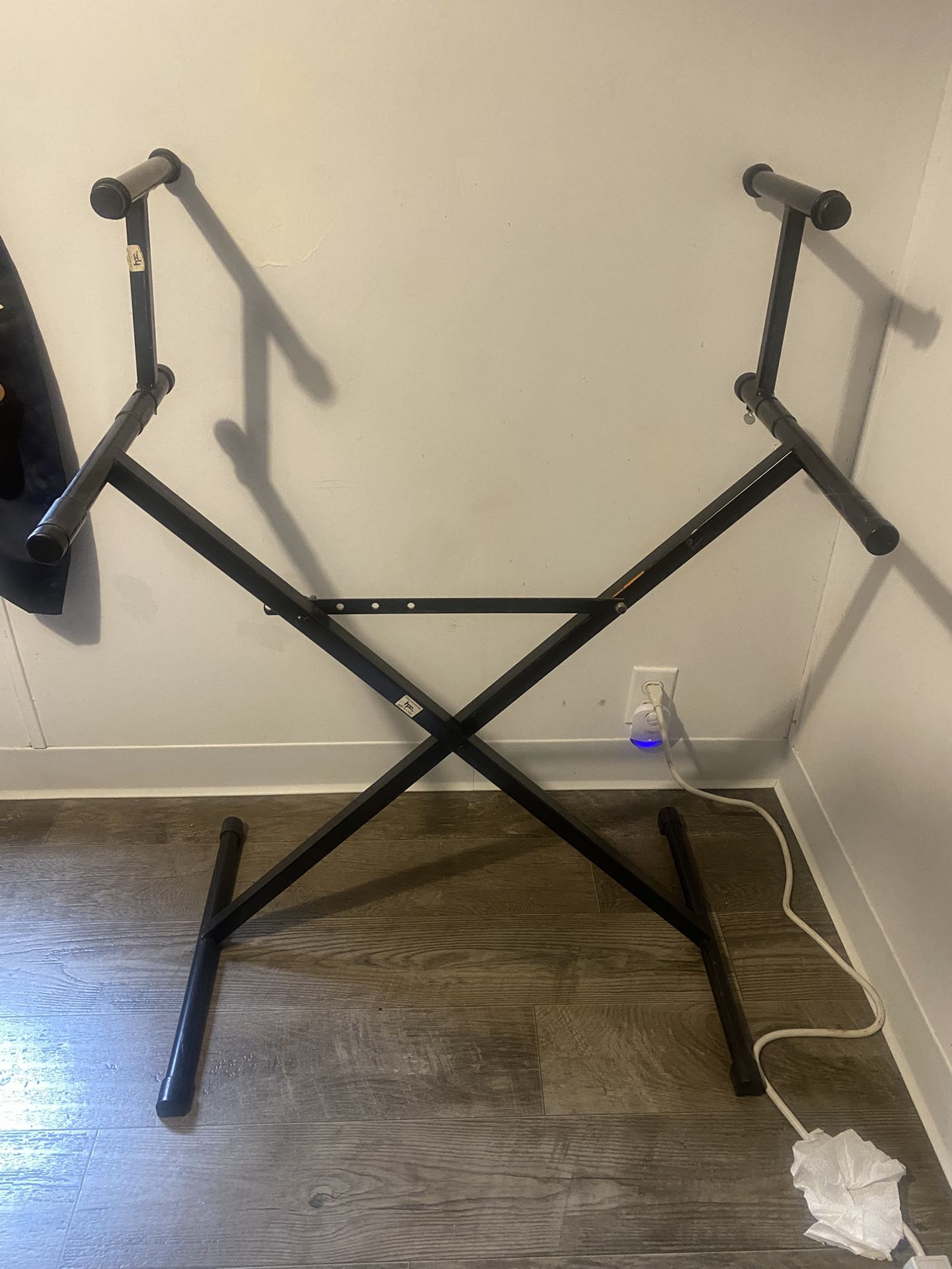 Dual Keyboard stand.