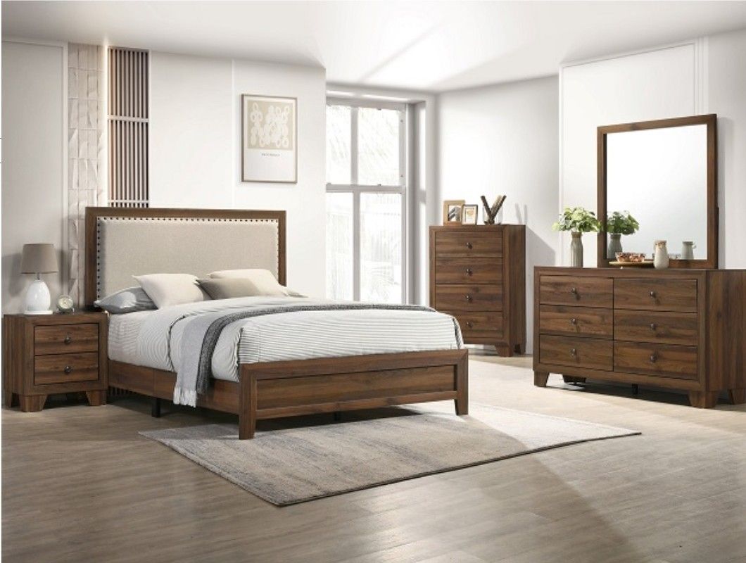 New Queen Bedroom Set In Stock 