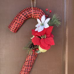 Christmas Candy Cane Wreath Decor.