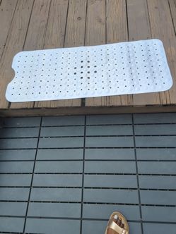 White Non-Slip Bath Mat with Suction Cups