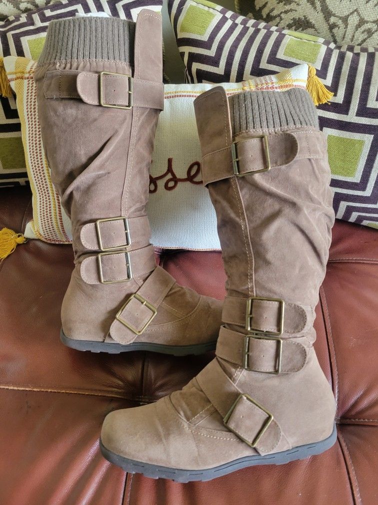 Woman's Knee High Boots