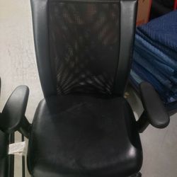 Office Chairs 