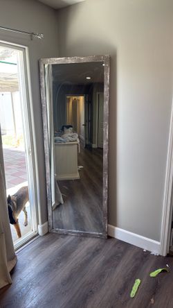 Stand up mirror