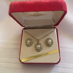 Genuine Crystal Pearl Necklace & Earrings 