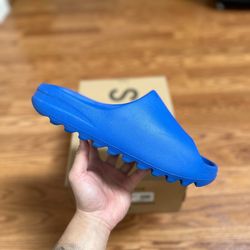 Adidas Yeezy side azure size 5-9