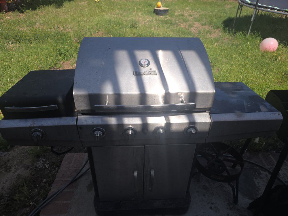 Charbroil Natural Gas BBQ Grill