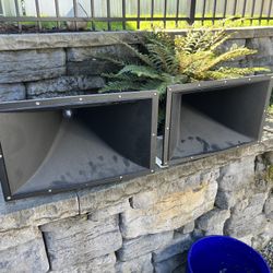 Klipsch Horns With Brackets.   Giant.   Good Shape 