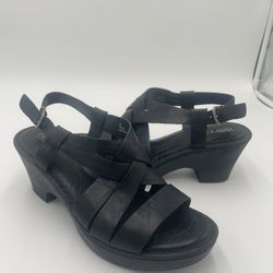 Black leather Born Sandals
