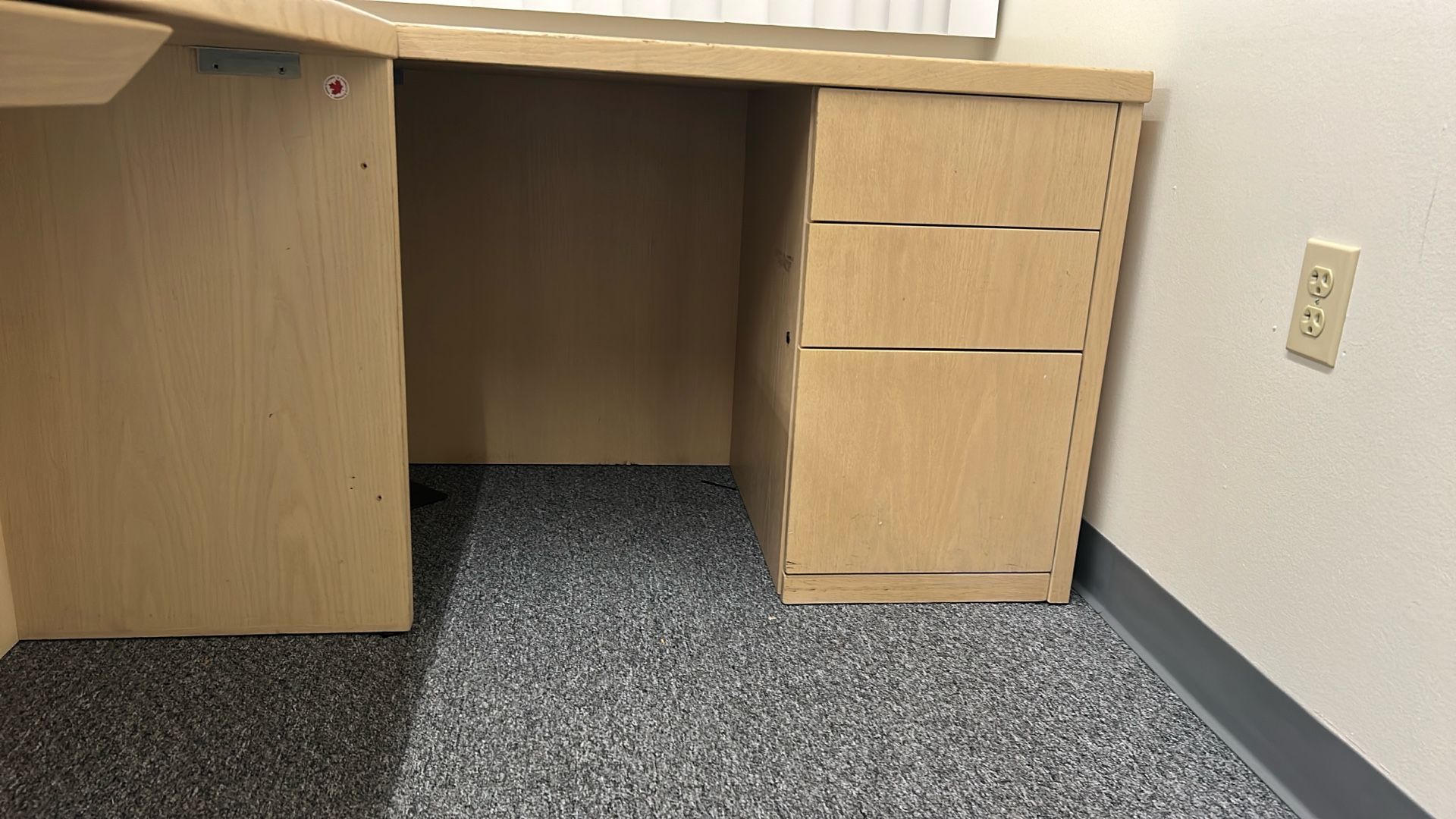 Office table very nice