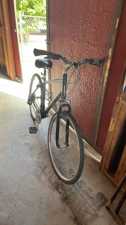 🚲 Diamondback Hybrid Bike – Great Commuter & Fitness Ride