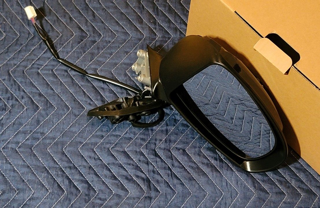 2010-2012 Toyota Prius Passenger Side Mirror