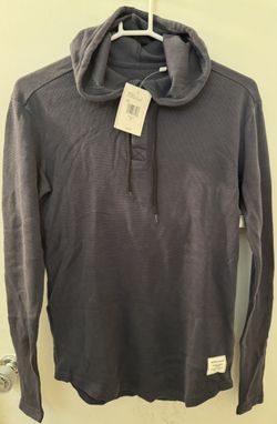 BRAND NEW WITH TAGS NEVER WORN Guess Navy Men’s Hoodie Sweatshirt Size US Men’s S Small