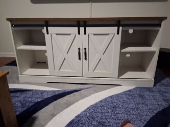 TV Stand D-15.5 W-58 H-27.5 White TV Entertainment Stand w/ Medium Oak Top Iand Farm Type Sliding Doors