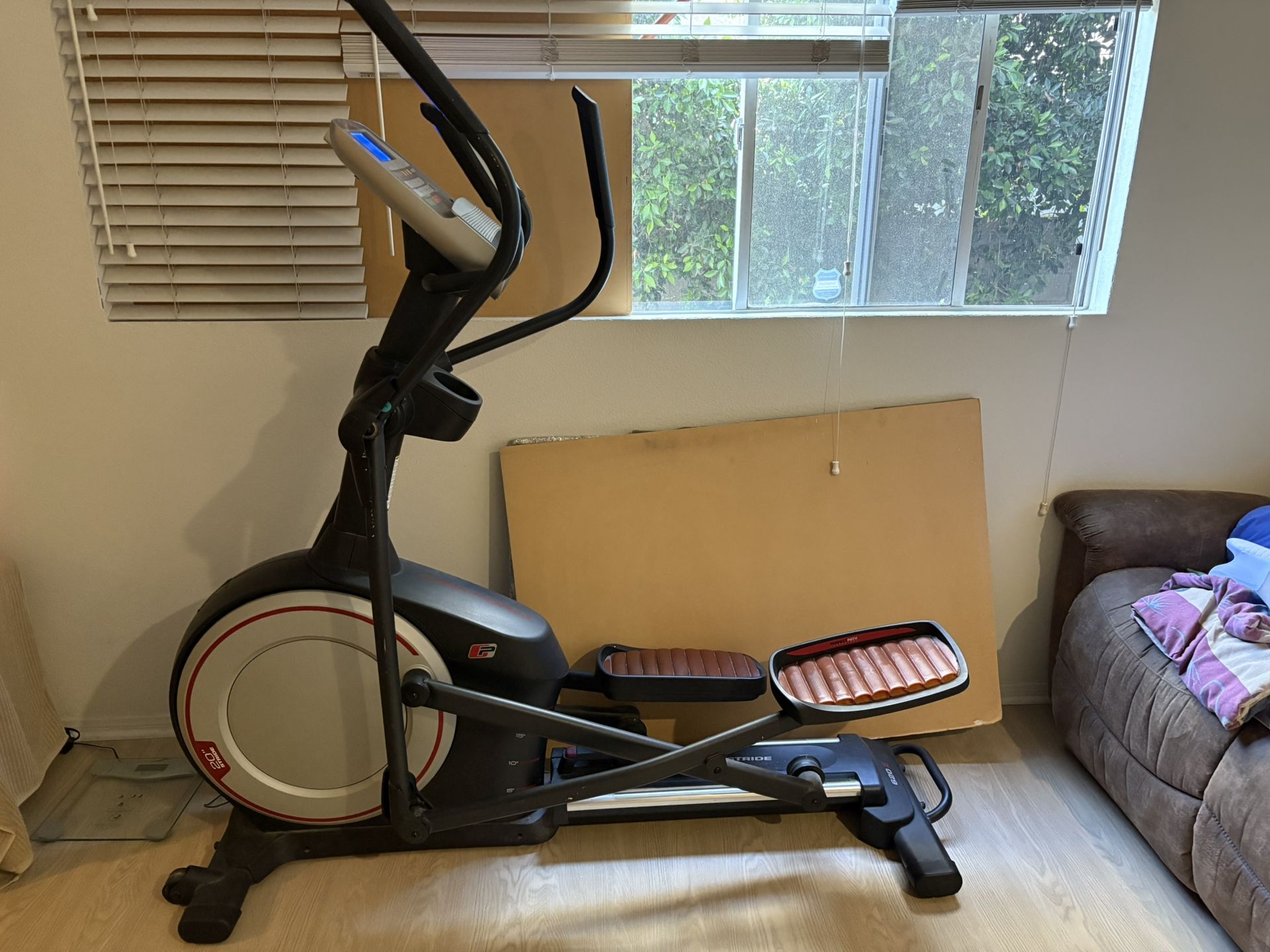 PRO-FORM 620E ELLIPTICAL 