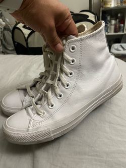 Converse size 4.5 men’s/6.5 women’s