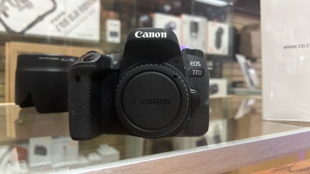 Canon 77D