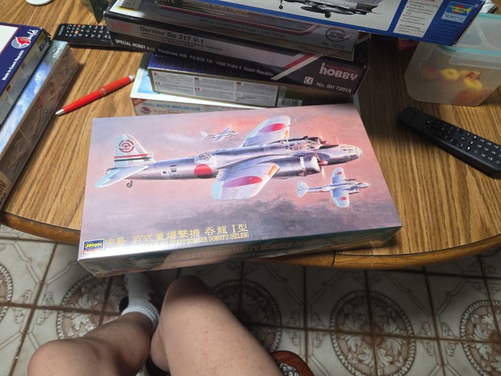 Hasegawa Nakajima Ki49-I Type 100 Heavy Bomber Donryu Helen 1/72 Scale Model Kit