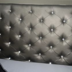 Queen bedframe and dresser