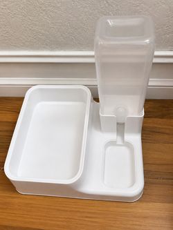 PET WATER / FOOD DISPENSER