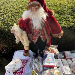 BIG TOTE OF CHRISTMAS STUFF!  SEE PHOTOS 