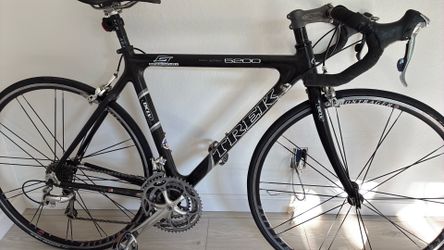 trek 5200 carbon road bike