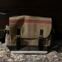 Burberry Canvas Mega Check Large Baildon Messenger Bag. Comes With Tag And Dust Bag. Retails $750, Selling For $350. Perfect Condition