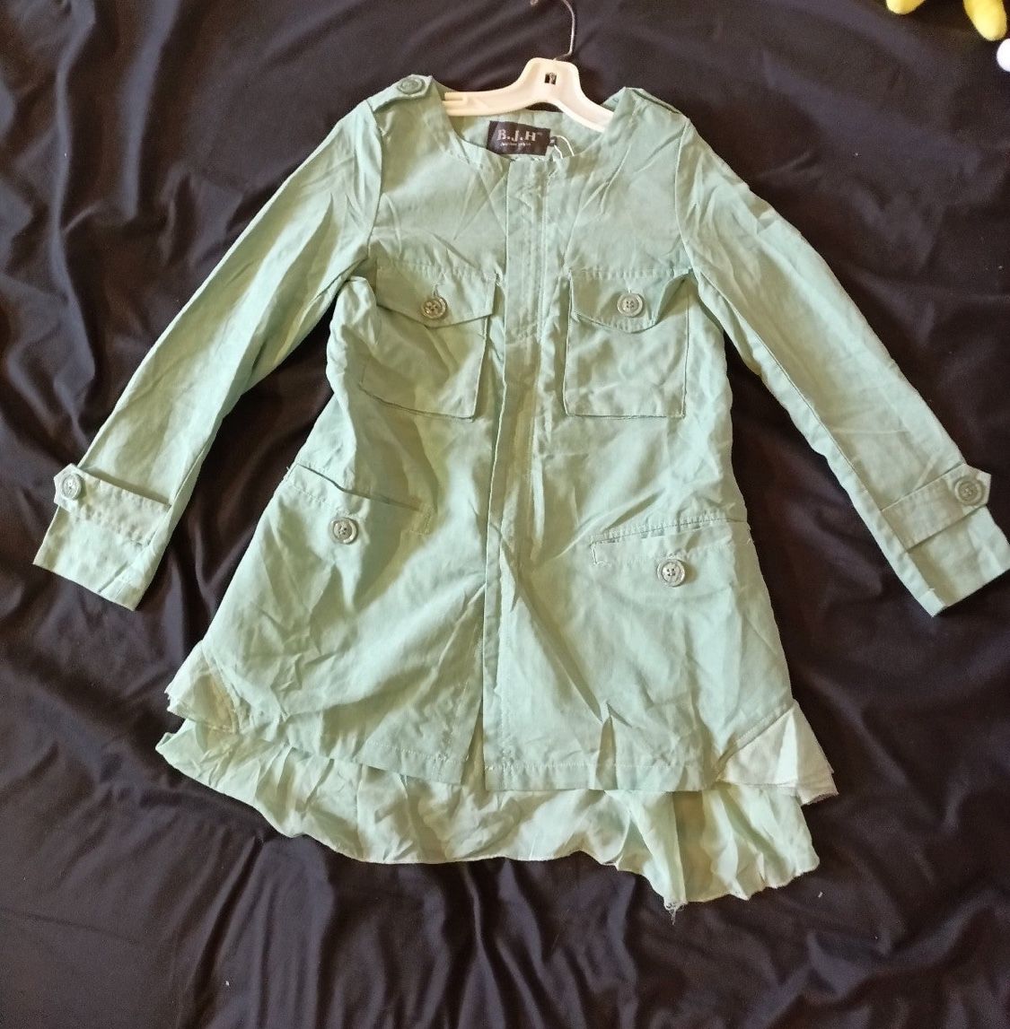 Spring fashion skirt suit jacket, skin-friendly fabric, fresh light green, size M ### bundles are welcome, bundle more saving more. If interested oth