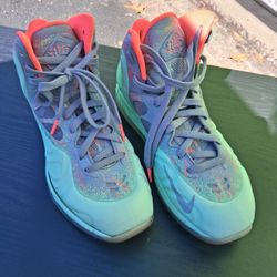 Nike Womans 10. Mens8