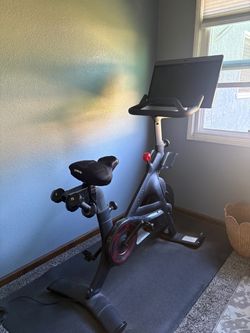 peloton bike plus with screen