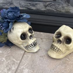 Skull Faux Flower Vase 