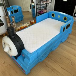 Thomas Train Toddler Bed (w/ Mattress)