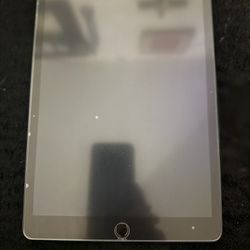 Apple iPad 8 128GB - Used But In Good Condition