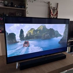 Roku 43" Smart TV & Wireless Soundbar 