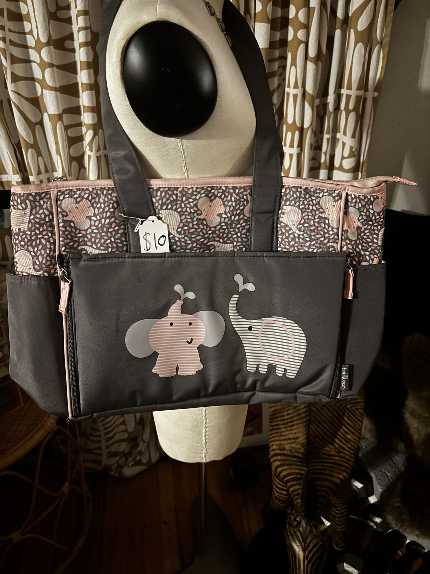 Diaper Bag So Cute , Neutral As Well☺️