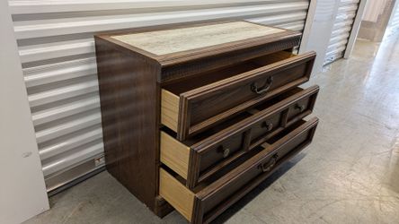 Vintage marble top chest drawers dresser. Free delivery 👍