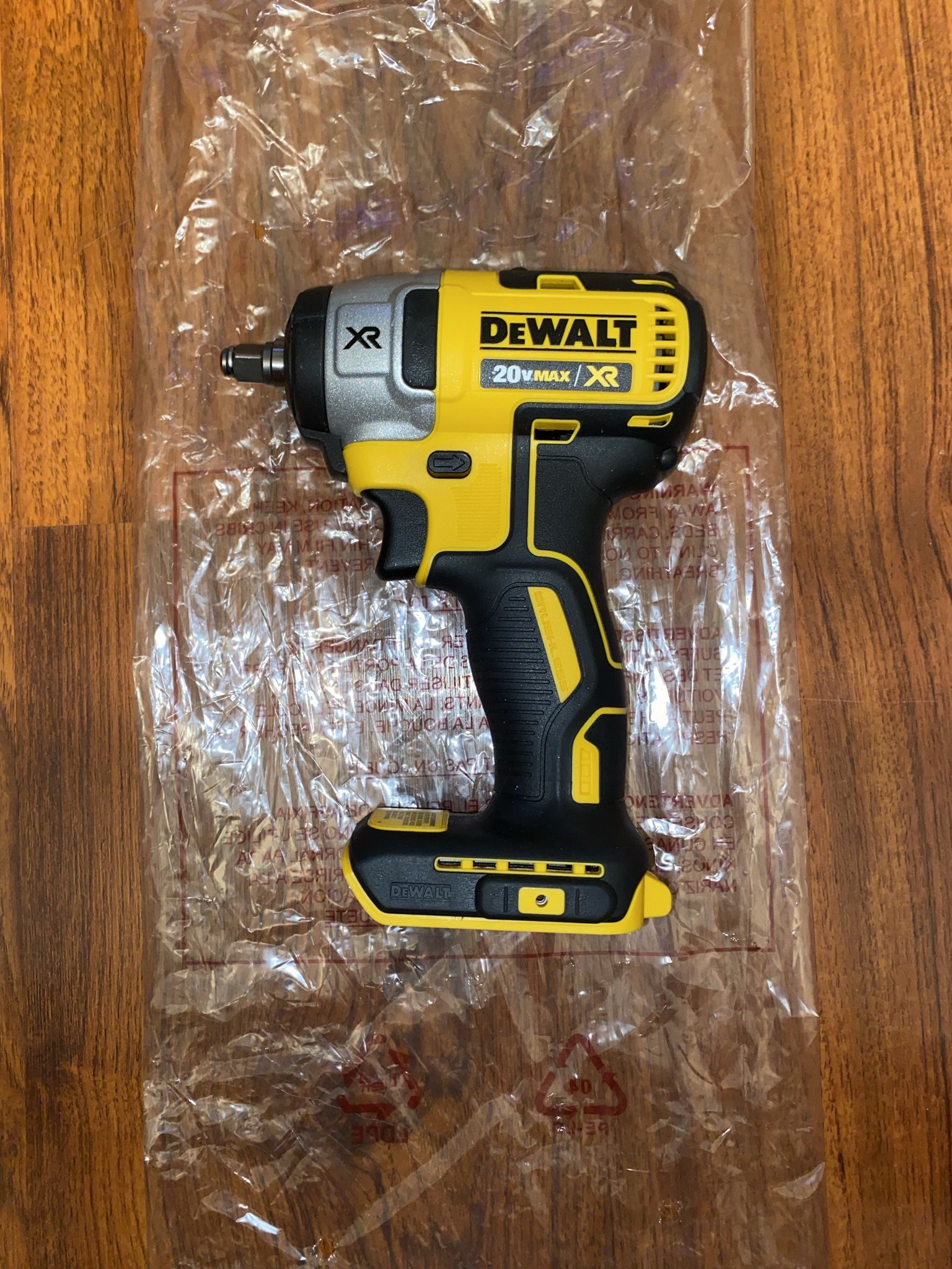 Dcf890 outlet impact wrench