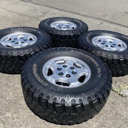 Chevy And GMC Wheels LT285/75/16” Cooper 